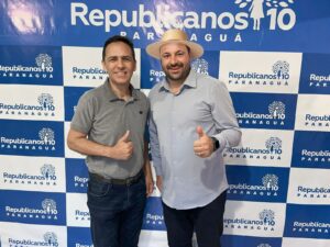 Prefeito de Paranaguá Adriano Ramos e o deputado federal Geraldo Mendes durante agenda no final de dezembro de 2024 (Foto: Ascom/GM)