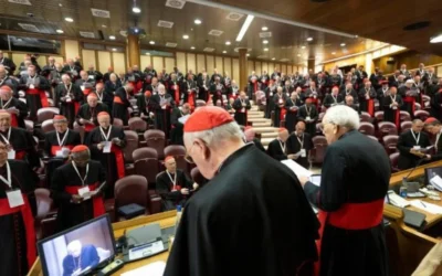 Fumaça no Vaticano: Cardeais Iniciam Conclave em Busca do Novo Papa