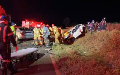 Grave colisão frontal deixa uma vítima fatal e duas em estado grave na BR-369, em Campo Mourão