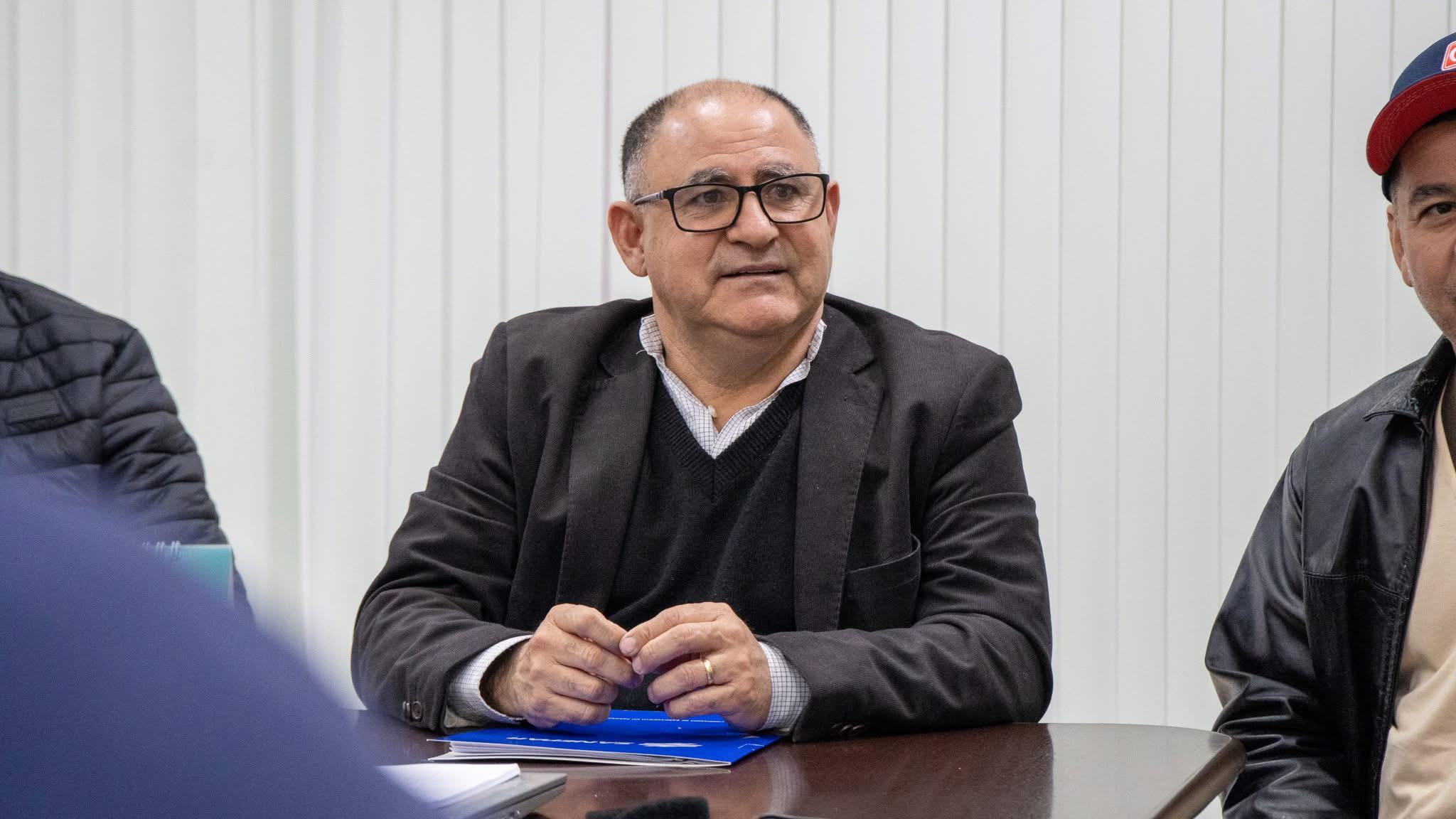 Prefeito de Douradina, Oberdam José de Oliveira está sendo questionado pelos altos gastos em áudio e vídeo (Foto: Redes Sociais)