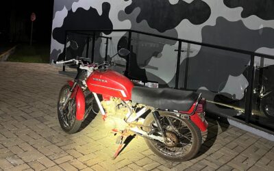 Homem é preso com motocicleta furtada durante patrulhamento no bairro Pacaembu