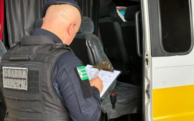 Toledo realiza vistoria de vans urbanas e ônibus do transporte escolar rural