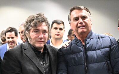 Bolsonaro Nega Busca por Asilo na Argentina, Apesar de Minuta Encontrada pela PF