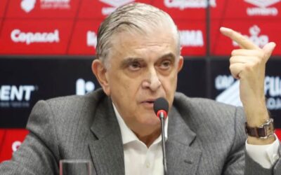 Crise no Athletico: Conselheiro Impedido de Entrar na Arena por Camiseta Anti-Petraglia