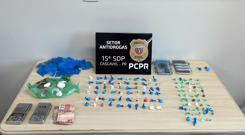 PCPR e PMPR prendem duas mulheres em flagrante por tráfico de drogas em Cascavel