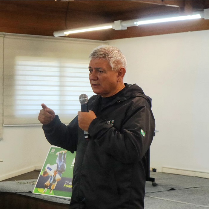 Esquerda incentiva divisão da direita para crescer em 2026