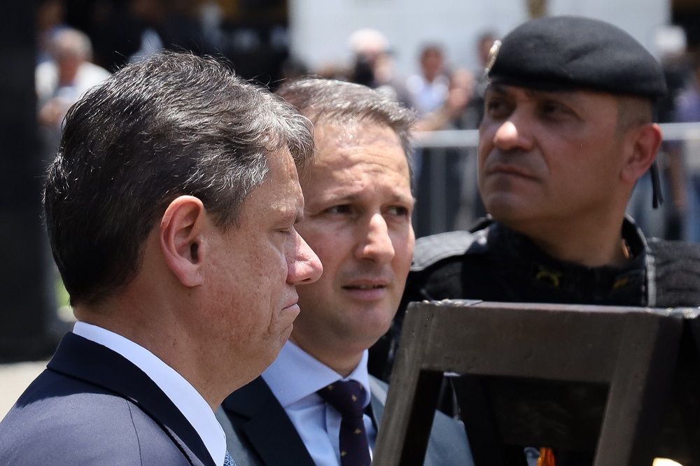 Estratégias Eleitorais em SP: Tarcísio, Ramuth e Derrite Unem Forças com Marqueteiro Experiente Visando 2026