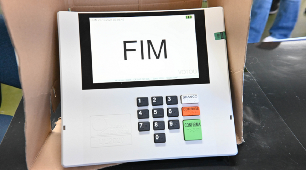 Segurança Eleitoral Aprovada: Testes Rigorosos nas Urnas Eletrônicas para 2026 Concluem sem Falhas