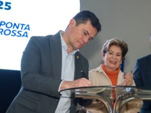Senador Sergio Moro, pré-candidato a governador e a prefeita de Ponta Grossa Elizabeth Schmidt (Foto: Prefeitura de PG)