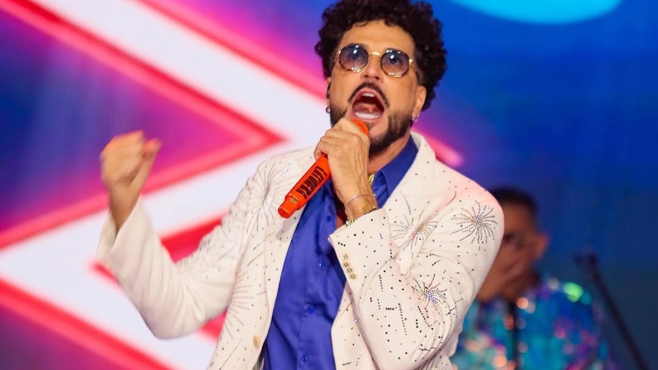 0322656f-latino-durante-show-especial-exibido-pelo-sbt