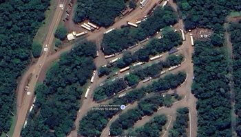 Caminhoneiros brasileiros denunciam situação precária na Argentina — Foto: H2FOZ