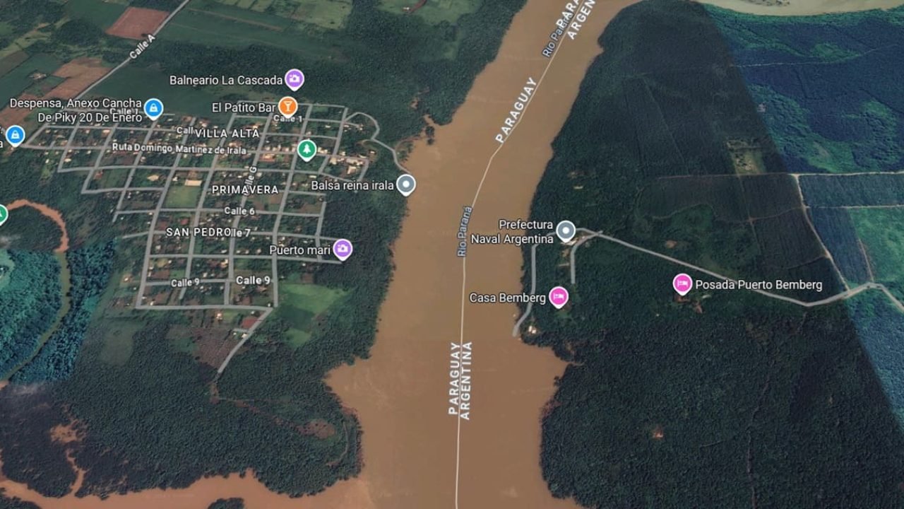 Embarcação construída especialmente para a nova travessia, hoje feita em barcos