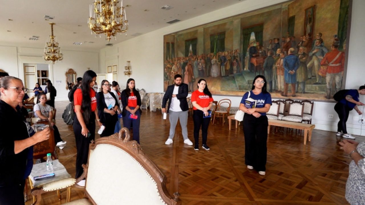 O Palácio Iguaçu, sede do Poder Executivo Estadual, recebeu 3.473 visitantes em