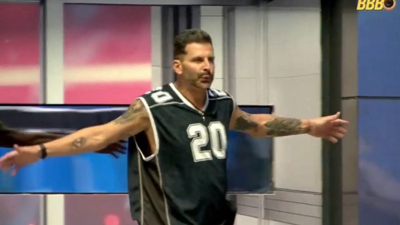 Henri Castelli voltou ao programa às 14h30 após ataque epiléptico e teve uma nov