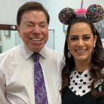 Silvia Abravanel e Silvio Santos posam juntos e sorridentes para as redes — Foto