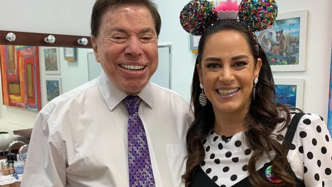 Silvia Abravanel e Silvio Santos posam juntos e sorridentes para as redes — Foto