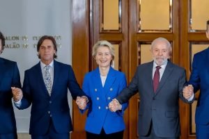 Assinatura do acordo entre União Europeia e Mercosul — Foto: H2FOZ