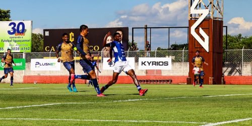 Foz do Iguaçu FC e Azuriz em campo — Foto: H2FOZ