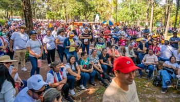Manifestantes se reúnem em Ciudad del Este durante protesto contra reforma previ