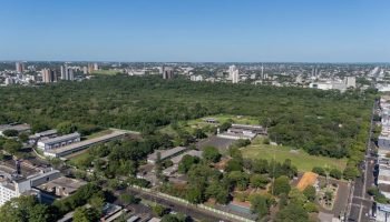 Vazão das Cataratas do Iguaçu — Foto: Vazão das Cataratas do Iguaçu. Gráfico: Co