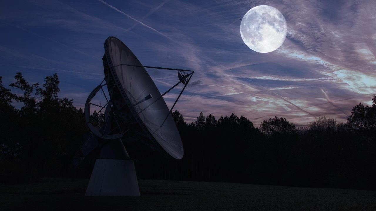 12222786-moon-4229845_1920