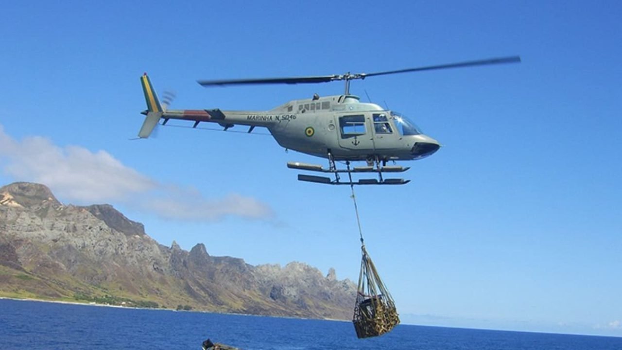 Doação de helicópteros e viaturas militares ao Paraguai — Foto: H2FOZ