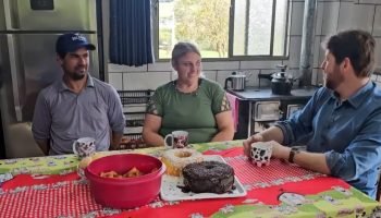 Foto: Logo Tarobá - Branco