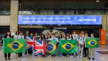 Estudantes paranaenses embarcam para o Reino Unido — Foto: Governo do Paraná