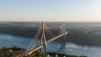 Protesto no Paraguai pede fechamento da Ponte da Integração — Foto: H2FOZ