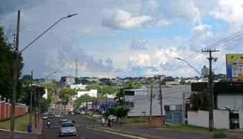 Vazão das Cataratas do Iguaçu — Foto: Vazão das Cataratas do Iguaçu. Gráfico: Co