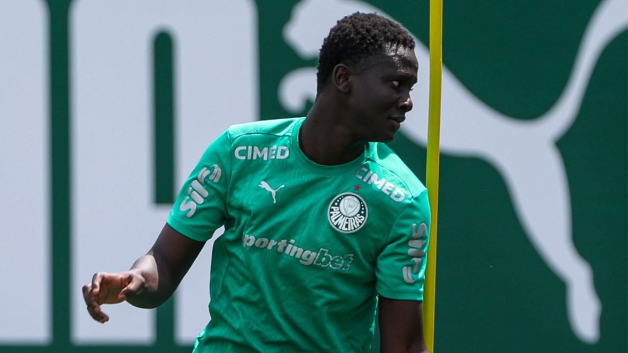 Koné, zagueiro marfinense do Palmeiras — Foto: FÁBIO MENOTTI/PALMEIRASConheça o