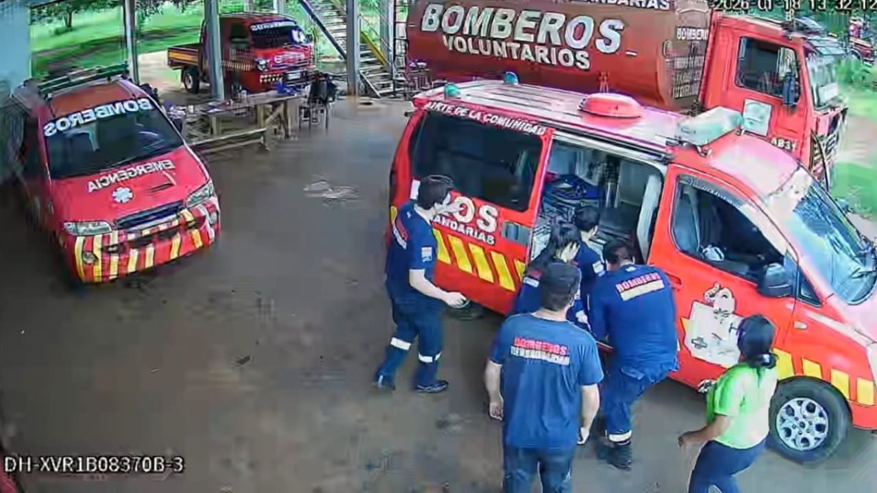Bombeiros salvam bebê engasgado no Paraguai — Foto: H2FOZ