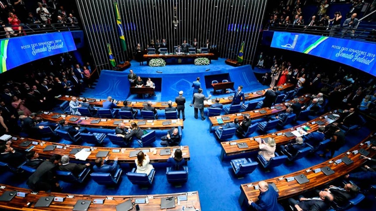 Solenidade de posse dos senadores durante primeira reunião preparatória para 56ª Legislatura.

À mesa, presidente da Mesa, senador Davi Alcolumbre (DEM-AP).

Foto: Marcos Oliveira/Agência Senado