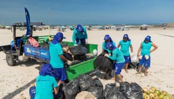Limpeza das praias do Paraná — Foto: Governo do Paraná