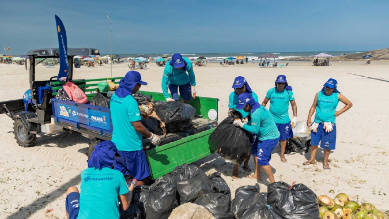 Limpeza das praias do Paraná — Foto: Governo do Paraná