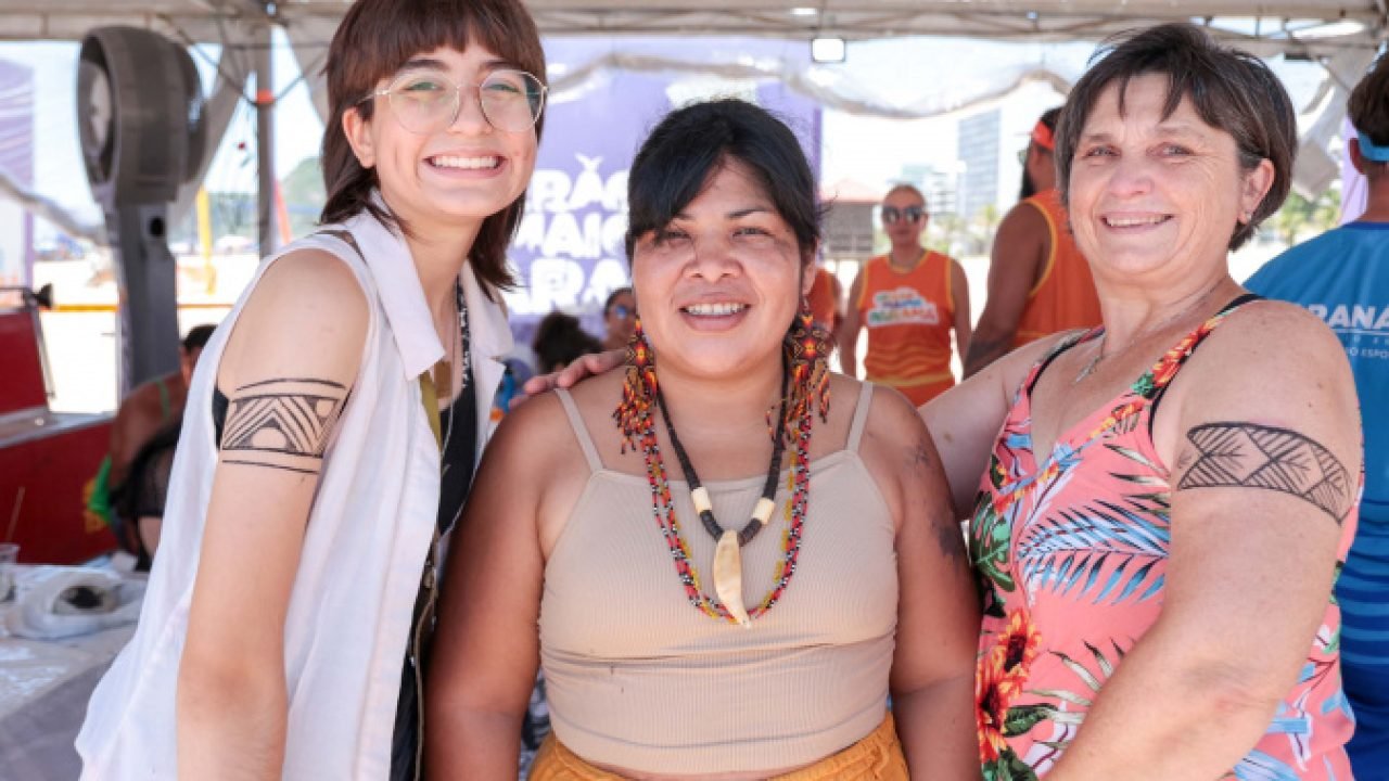 Oficina de pinturas corporais no Verão Maior Paraná — Foto: Governo do Paraná