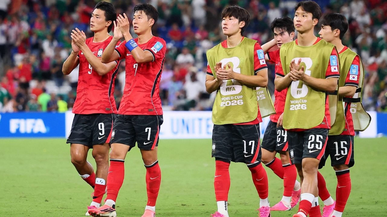 2026-06-25t031112z-1649074849-up1em6p08umm3-rtrmadp-3-soccer-worldcup-zaf-kor