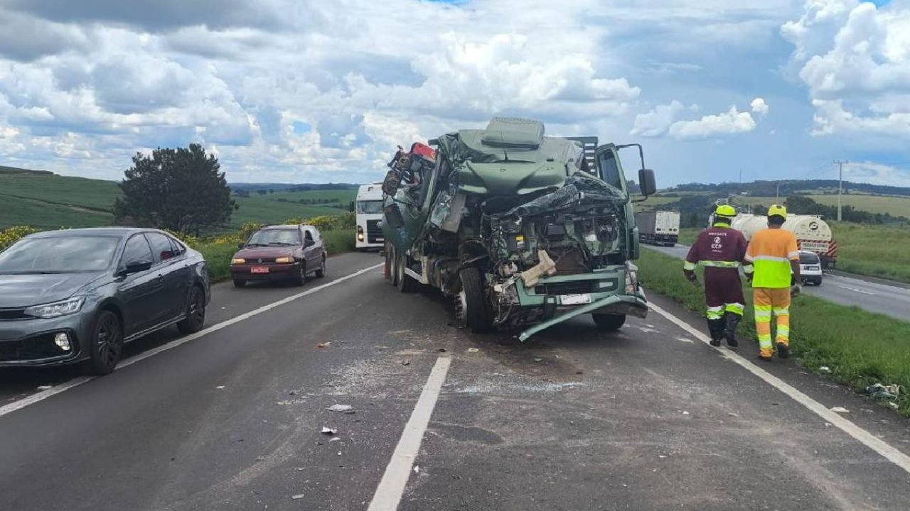 Acidente na BR-376 — Foto: Foto: PRF