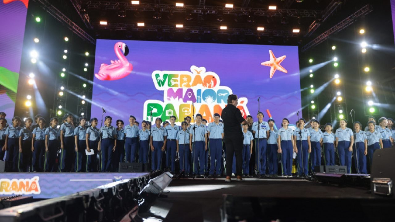 Estudantes do Colégio Cívico-Militar de Piraí do Sul se apresentam em Caiobá — F