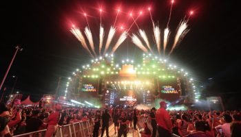 Eduardo Costa e Edson & Hudson no palco do Verão Maior Paraná — Foto: Governo do