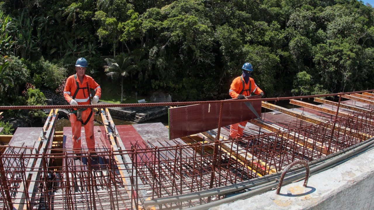 Obras da Ponte de Guaratuba em andamento. — Foto: Governo do Paraná