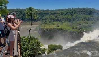 Lado argentino das Cataratas do Iguaçu — Foto: H2FOZ