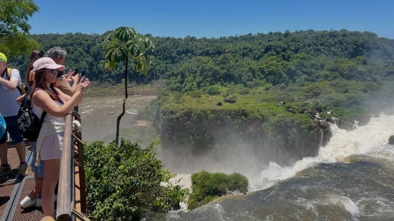 Lado argentino das Cataratas do Iguaçu — Foto: H2FOZ