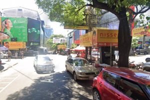 Turistas questionam preços abusivos de estacionamento no Paraguai — Foto: H2FOZ