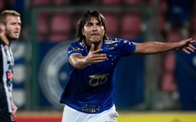 Ídolo do Cruzeiro deixa aposentadoria e assina com time boliviano — Foto: Bruno