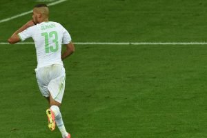 3735239119-slimani-comemora-gol-da-argelia-contra-russia