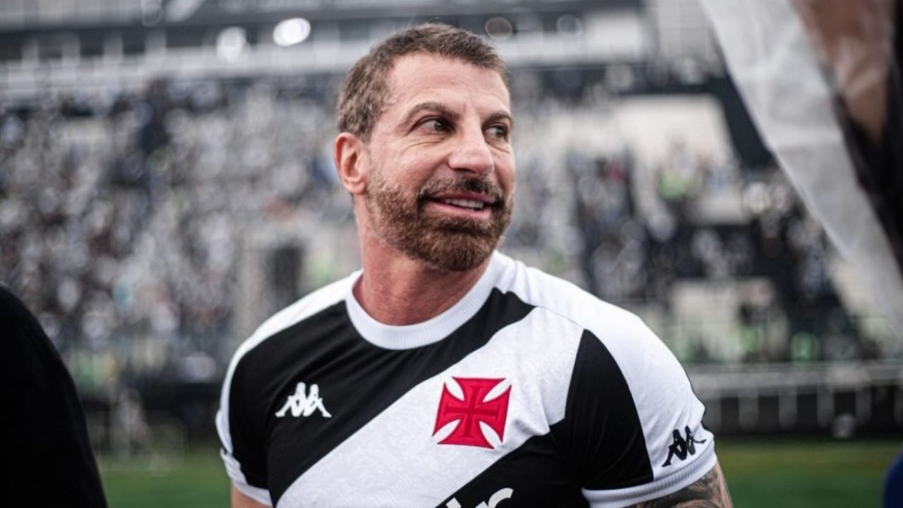 Pedrinho descarta reeleição e sinaliza saída do comando do Vasco — Foto: Leandro