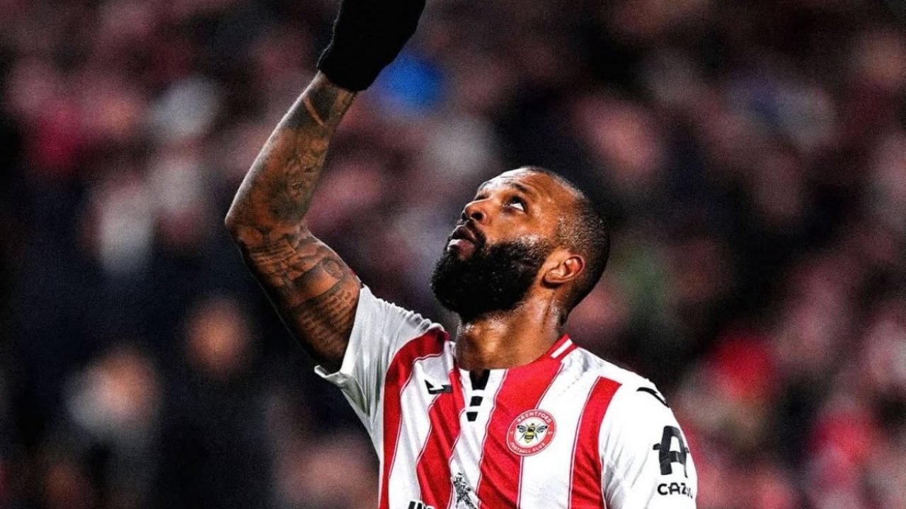 Foto: Reprodução/Instagram brentfordfcIgor Thiago comemora gol marcado na vitóri