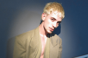 Foto: 1 de 1 foto com cor. estilo juliano floss - metrópoles - Foto: Reprodução/