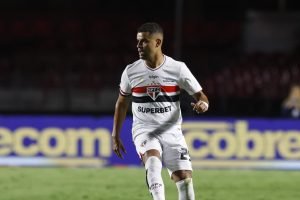 Alisson perdeu espaço no São Paulo e pode ir para o rival Corinthians — Foto: Ru